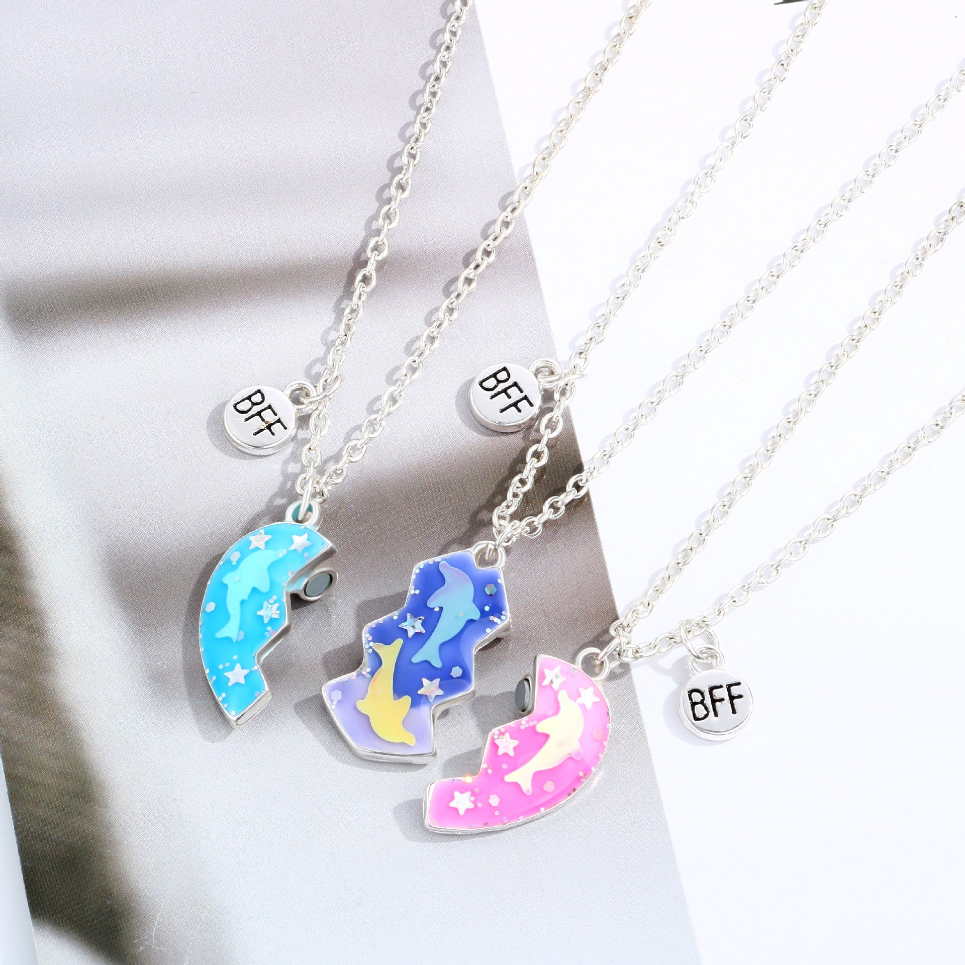Wholesale Dolphin Oil Dripping Creative Magnet Splicing Love Alloy Children's Necklace